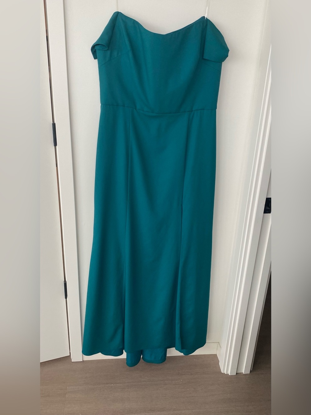 NWT Amsale Gown Size 20 Formal Dress, Size 20 (Fits More Like A Size 16).